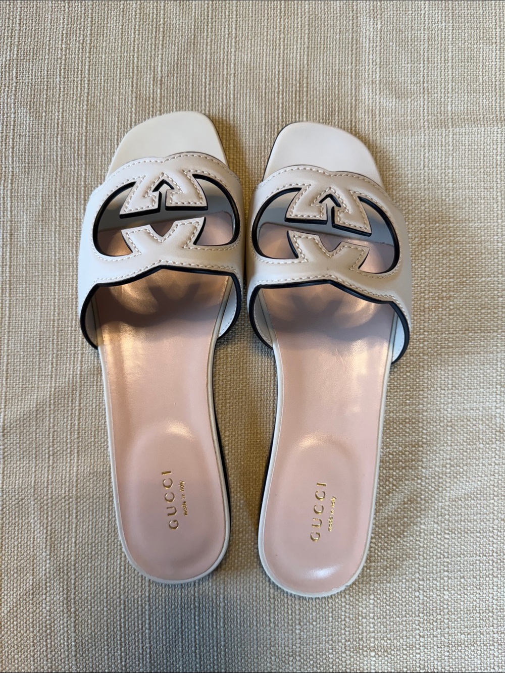 Gucci White Leather Cutout GG Slide Mules with Pink Footbed